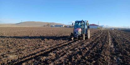 Kars’ta ekin sezonu başladı: Çiftçiler tarlaya indi