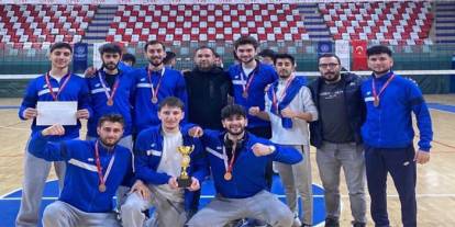 Sarıkamış 100. Yıl Yurdu’ndan voleybolda gururlandıran başarı