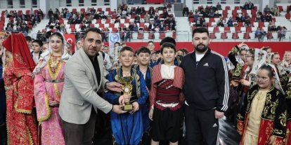 Kütahya’da halk oyunları coşkusu