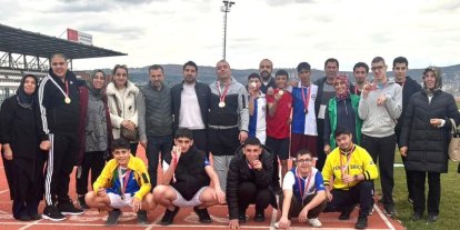 Elazığ’da özel sporcuların masa tenisi ve atletizm heyecanı