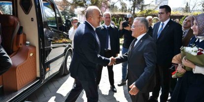 Eski bakan Çavuşoğlu: "Kayseri, dünyaya örnek bir şehir"