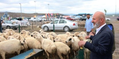 Başkan Çolakbayrakdar: "Kurban hizmetinde öncü, Türkiye’de sayılı belediyeyiz"