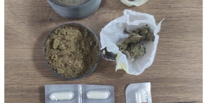 Reyhanlı’da durdurulan araçta uyuşturucu ve kurusıkı tabanca ele geçirildi