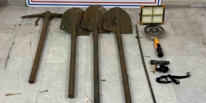 Efeler’de kaçak kazıya suçüstü