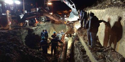 Toprak kayması su hattını vurdu