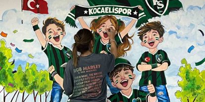 Liseli öğrencilerden Kocaelispor’a özel duvar resmi