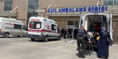 Refahiye’de trafik kazasında yaralanan 6 kişi Erzincan’daki hastaneye getirildi