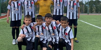 Birleştirilmiş sınıf takımı zirveye koşuyor