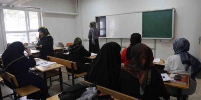 Elazığ’da okuma-yazma kursuna yoğun ilgi