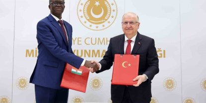 Bakan Güler, Nijer Savunma Bakanı Mody’i askeri törenle karşıladı