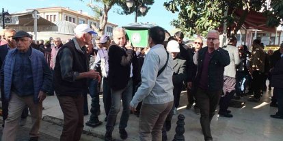 Burhaniyeli Rafet öğretmen son yolculuğuna uğurlandı