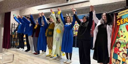 Minik kalplere tiyatro dokunuşu: "Seni Yaramaz Virüs" oyunu büyük ilgi gördü