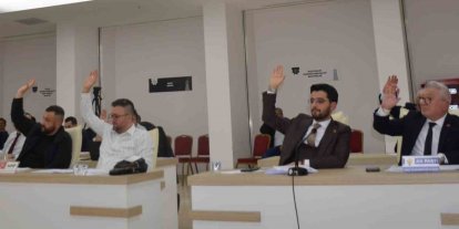 Üyelerin istediği ’İhale ve doğrudan temin dosyaları’ gelmemesi tartışması Meclise taşındı