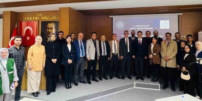 Hakkari’de "Yeni Nesil İletişim" paneli düzenlendi