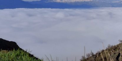 Bir mahalle sis denizinde kayboldu