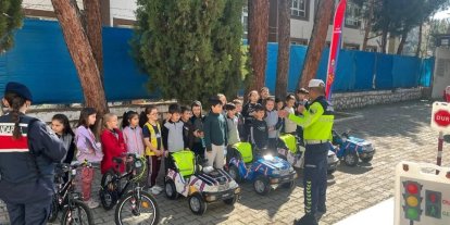 Sinop’ta minikler trafiği eğlenerek öğrendi