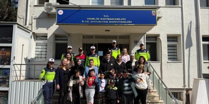 Otizm farkındalığı için jandarmayı ziyaret ettiler