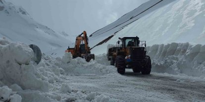 Bahçesaray yolunda çalışma yeniden başladı