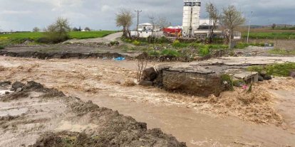 Osmaniye’de yağış felaketi: Yollar kapandı, ulaşım aksadı
