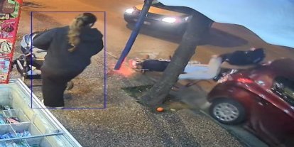 Motosiklet sürücüsünün ölümden döndüğü kaza kamerada