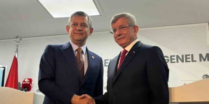 CHP Genel Başkanı Özel: "Türkiye’de Davutoğlu’nun Başbakanlığı döneminde çok kritik bir süreç yaşandı"