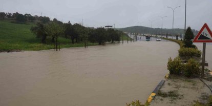 Kuvvetli yağışın etkili olduğu Antakya’da eğitime 1 gün ara verildi