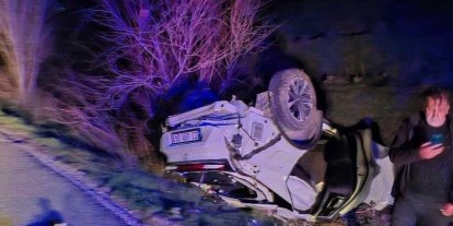 Elazığ’da otomobil takla attı: 2 yaralı