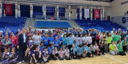 Efeler’de minikler sporla buluştu