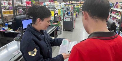 Bolvadin’de jandarma vatandaşlara kadına şiddetle mücadeleyi anlattı