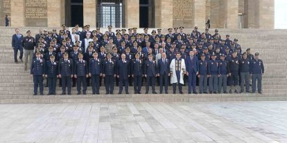 Emniyet Teşkilatı Anıtkabir’i ziyaret etti