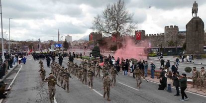 Polis haftasında Özel Harekat’tan nefes kesen gösteri