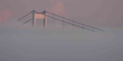 İstanbul Boğazı’nda yoğun sis: Fatih Sultan Mehmet Köprüsü gözden kayboldu