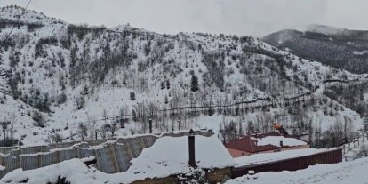 Bahar yerini kışa bıraktı: Erzincan Refahiye’de kar yağışı etkili oldu