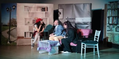 İncirliova’daki tiyatro oyununa vatandaşlardan yoğun ilgi