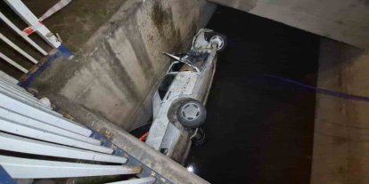 Eskişehir’de kontrolden çıkan otomobil sulama kanalına uçtu: 2 yaralı