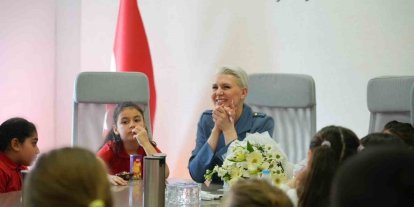 Başkan Subaşı’nı ziyaret eden minikler, belediyenin yürüttüğü çalışmalar hakkında bilgi aldı