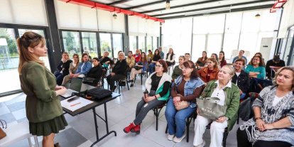 Mersin’de sosyal yaşama katkı sağlayan kurslar yoğun ilgi görüyor