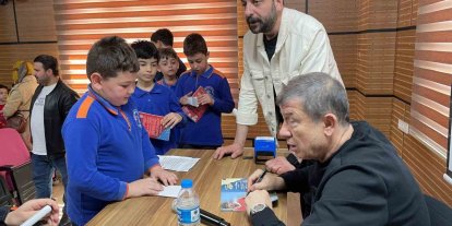 Tanju Çolak öğrencilerle buluştu: "Disiplin ve mücadele başarıyı getirir"