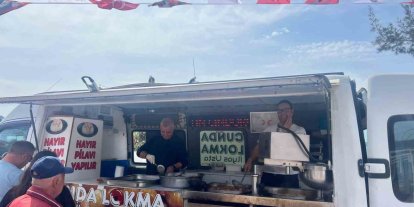 Ayvalık Hüsamettin Cindoruk’u unutmadı