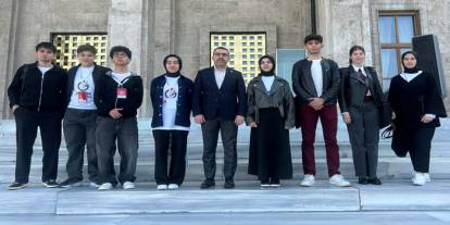 AK Parti Kars Milletvekili Adem Çalkın öğrenciler TBMM’de ağırlandı