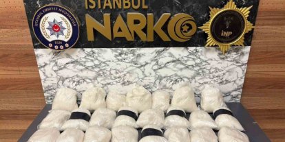 Esenyurt’ta kargo ile gönderilen buzdolabına gizlenmiş 28 kilo uyuşturucu ele geçirildi