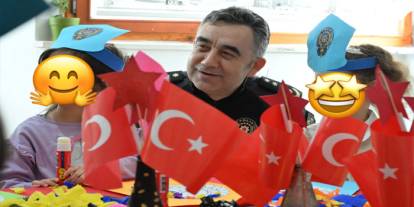 Kars İl Emniyet Müdürü Murat Abdullah Tombul,Nefes Kreş ve Gündüz Bakımevi’ni ziyaret etti.