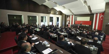 CHP Genel Başkanı Özel, il başkanları toplantısına başkanlık etti