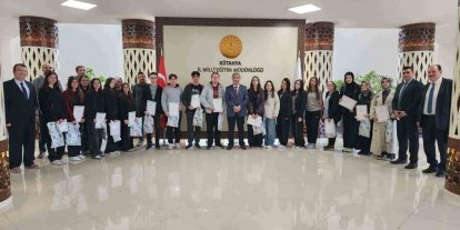 Kütahya’nın başarılı öğrenciler ödüllendirildi