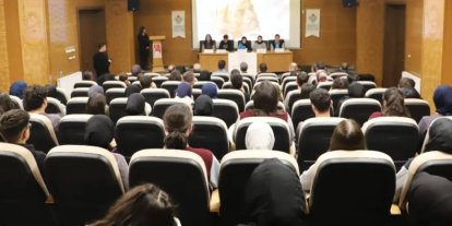 Bayburt’ta öğrenciler Sait Faik Abasıyanık’ı panelde anlattı