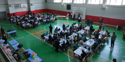 İpekyolu’nda akıl dolu rekabet: 180 öğrenci zekâ oyunlarında ter döktü