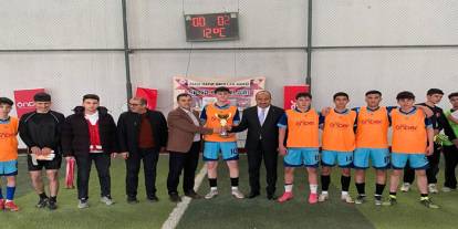 Kars'ta İmam Hatip Spor Oyunları Ödül Töreniyle Taçlandı