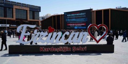 Erzincan’da öğretmenler şiddete karşı toplandı