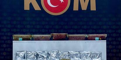 Kars’ta kaçakçılık operasyonu: Binlerce makaron ve kilolarca tütün ele geçirildi