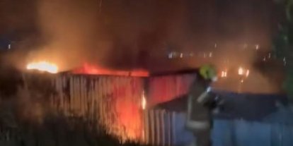 Bursa’da gece yarısı konteynır alevlere teslim oldu